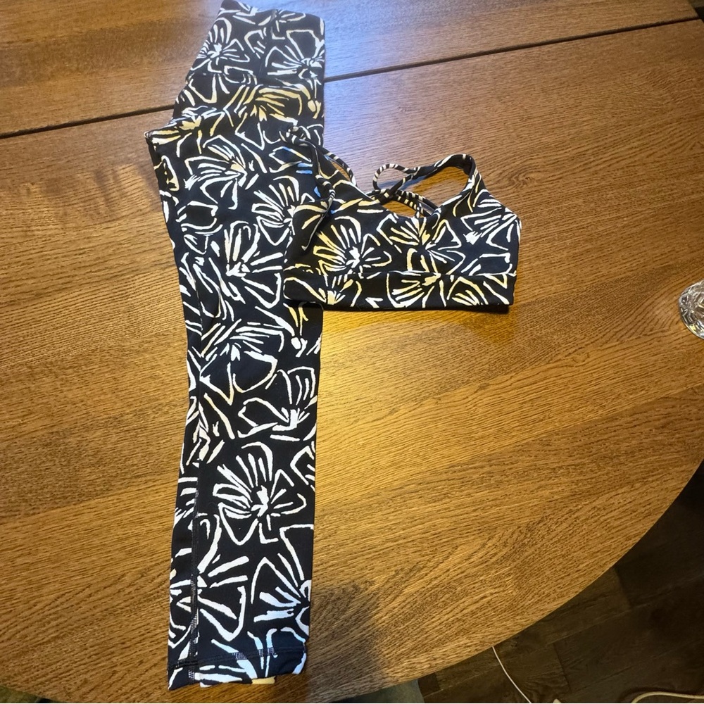 Athleta Black and White Patterned Activewear Set
